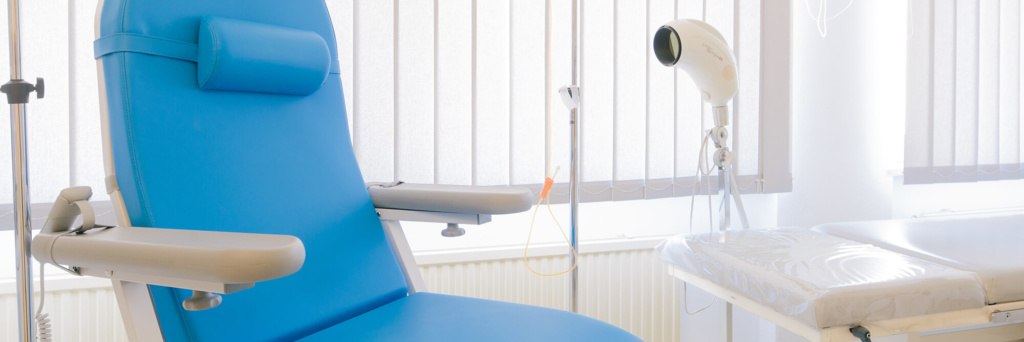 Hausarzt Geretsried - Kőrössy - Praxis - Behandlungszimmer